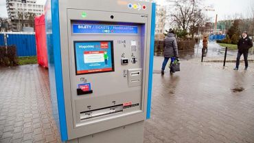 Wrocław: Złodzieje włamali się do biletomatu, a tam pusto