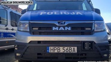 Wrocławscy policjanci dostali nowe radiowozy. Z lwem na masce
