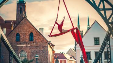 Wrocław: Akrobatyczna sesja na Ostrowie Tumskim. Zobacz niezwykłe zdjęcia