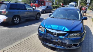 Wrocław: Wypadek trzech aut na Mickiewicza. Zderzenie czołowe [ZDJĘCIA]