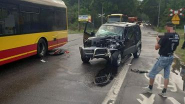 Wrocław: Wypadek na Obornickiej. Autobus MPK zderzył się czołowo z samochodem