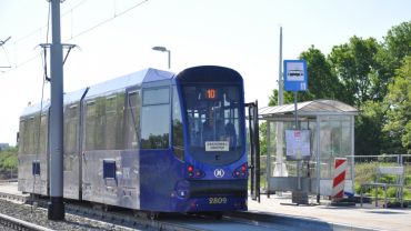Wrocław: Zderzenie tramwaju z samochodem przy ulicy Kosmonautów