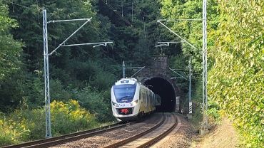 Tunel kolejowy na trasie Wrocław - Jelenia Góra idzie do remontu za 85 mln zł