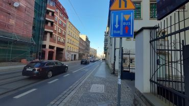 Wrocław wymyśla własne znaki drogowe. Wojewoda: to niebezpieczne!