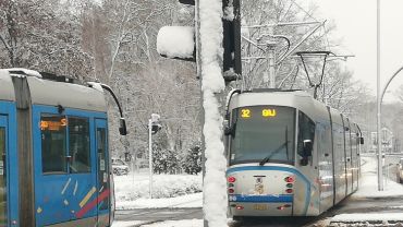 MPK przed atakiem zimy we Wrocławiu. W poniedziałek możliwe weekendowe rozkłady jazdy
