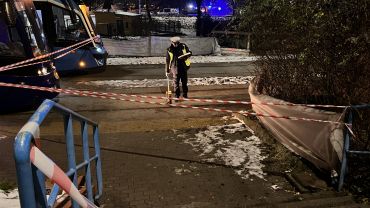 Wrocław: Martwa kobieta na torowisku przy pętli Leśnica. To bezdomna?