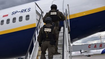 Wrocław: Pijani i agresywni pasażerowie wyprowadzeni z samolotu