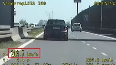 Wrocław: 21-letni kierowca jechał ponad 200 km/godz. Dogonili go policjanci