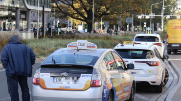 Wrocław: Praca na taxi za 12 tys. miesięcznie? Podpowiadamy, jak zostać kierowcą