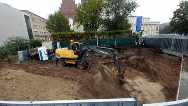 Wrocław: Na placu Wolności budują mieszkania. Zobacz, co znaleźli pod ziemią!