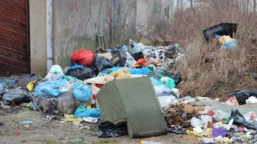 Oto miejsca we Wrocławiu, które toną w śmieciach. Tu jest najgorzej
