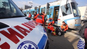Wrocław: Nastolatek wpadł pod tramwaj na Ślężnej