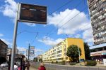 Elektroniczne tablice pokażą, o której odjeżdża autobus z sąsiedniego przystanku, Bartosz Senderek