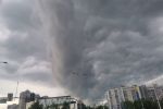 Zjawiskowe chmury nad Wrocławiem. Zrobiło się mrocznie [NOWE ZDJĘCIA], Adam Smak