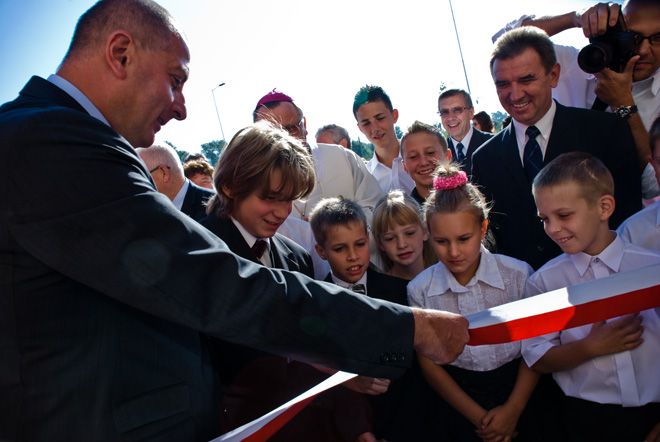 Dwa i pół roku temu prezydent otwierał najnowocześniejszą szkołę w mieście na Maślicach