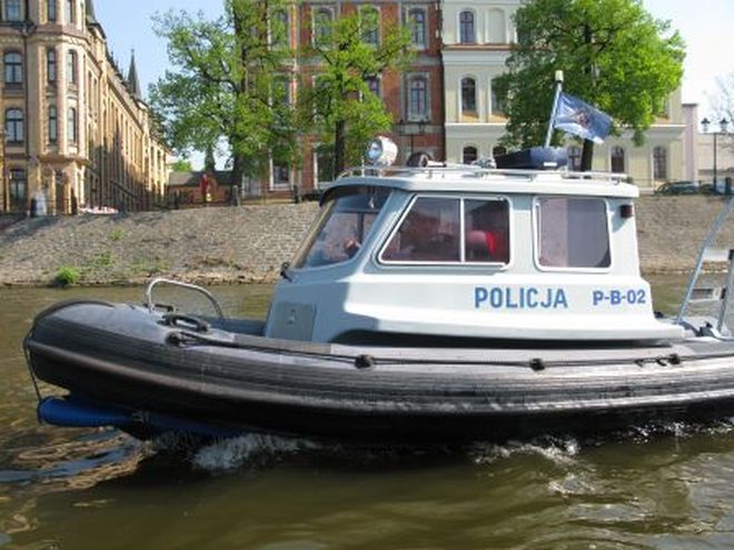 Policjanci będą jak zwykle patrolować rzekę i nieść ludziom pomoc