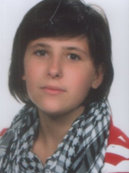 Wyszła ze szkoły i nie wróciła. We Wrocławiu trwają poszukiwania 14-letniej Izy, mat. policji