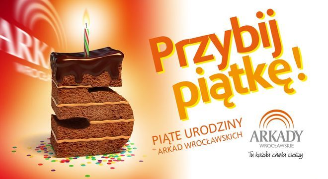 Tort, atrakcje i przybijanie piątek - Arkady Wrocławskie świętują piąte urodziny, 