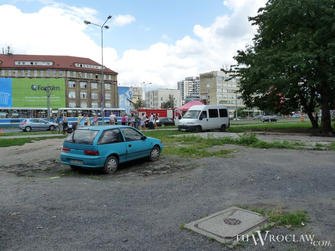 Przy ulicy Legnickiej - pomiędzy ulicami Nabycińską i Sokolniczą - mają pojawić się nowe inwestycje