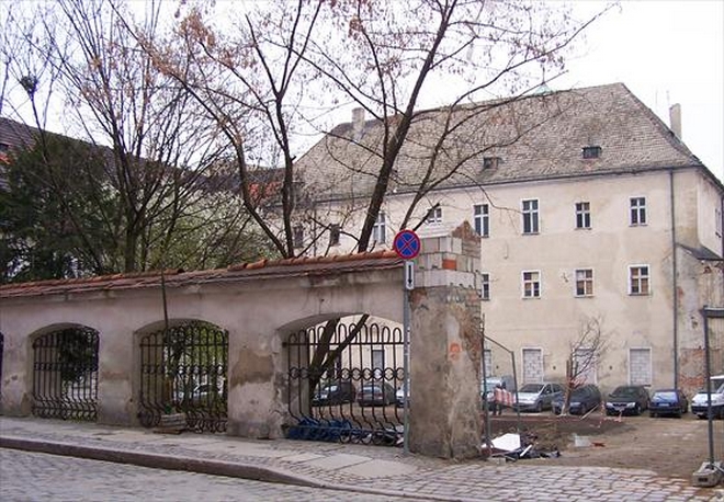 Miasto ponownie wystawiło na sprzedaż zabytkowy budynek przy ulicy Włodkowica