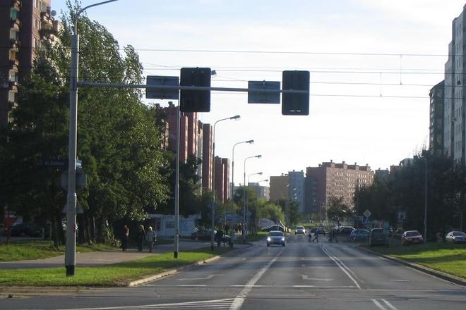 Ulica Bajana przy skrzyżowaniu z Lotniczą