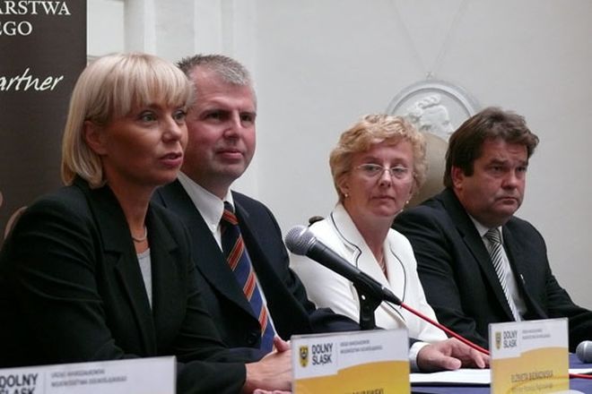 Marek Łapiński (na zdjęciu drugi z lewej)