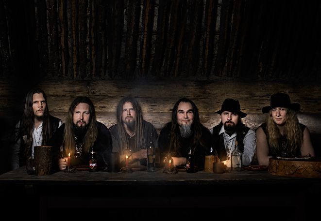 Korpiklaani, fińska legenda folk metalu w Alibi, materiały prasowe