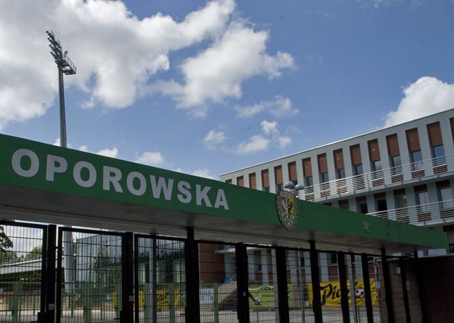 Piłkarze Śląska Wrocław wracają na stadion Oporowska, bo murawa na Stadionie Miejskim nie nadaje się do gry
