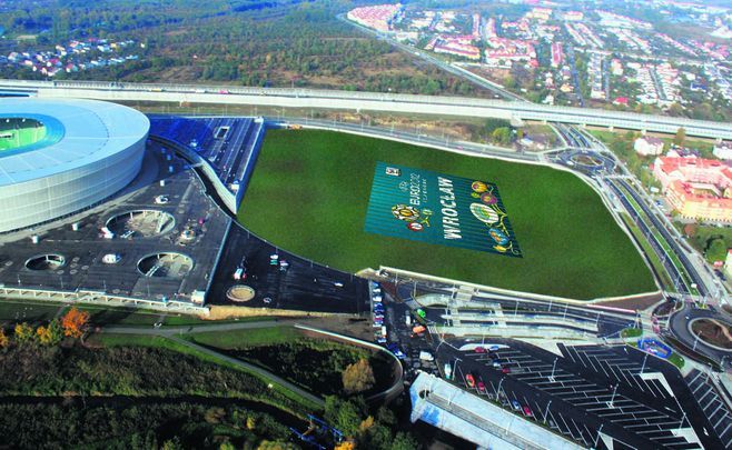 Dziurę przy stadionie przykryje gigantyczny baner z reklamą... [WIZUALIZACJE], mat. UM Wrocławia