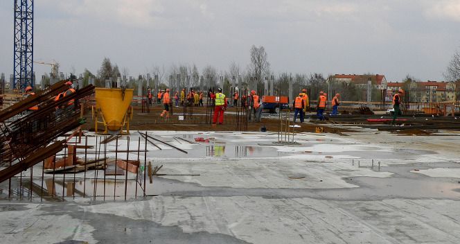 Nowy wykonawca dotrzymał pierwszego terminu na budowie stadionu na Pilczycach