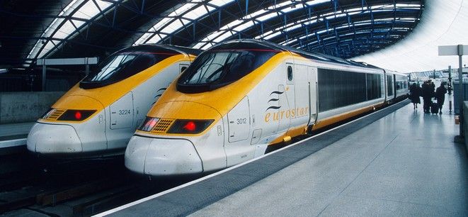 Takie szybkie pociągi jeżdzą między Londynem, Paryżem i Brukselą