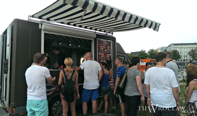 Food trucki cieszą się we Wrocławiu coraz większą popularnością