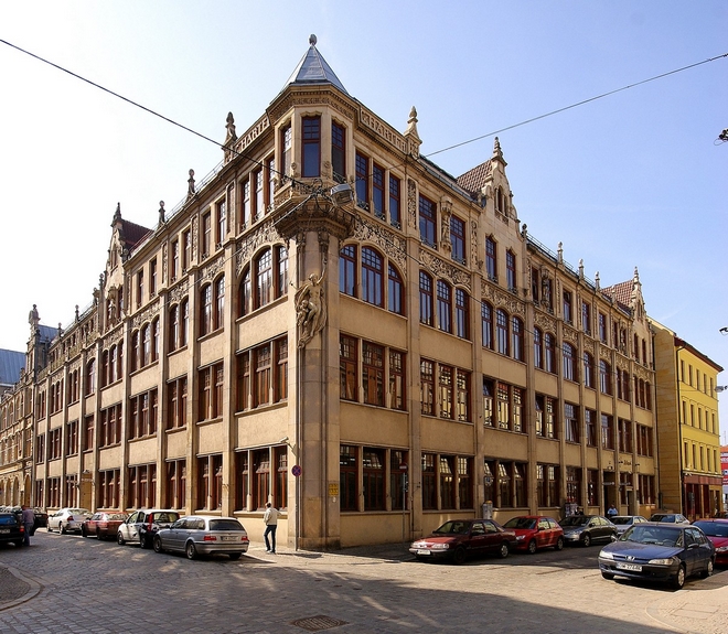 Siedziba Wrocławskich Zakładów Zielarskich Herbapol mieści się przy ul. św. Mikołaja