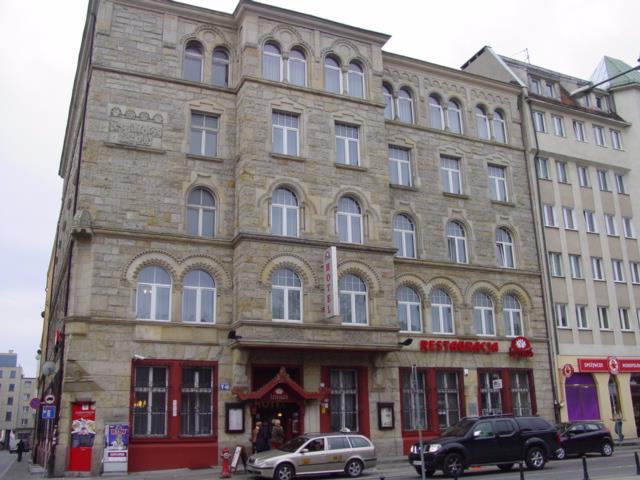 Politechnika Wrocławska szuka kupca na hotel Lothus przy Wita Stwosza