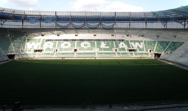 Nagłośnienie i monitory LCD na stadion dostarczy BRE Leasing, wroclaw2012