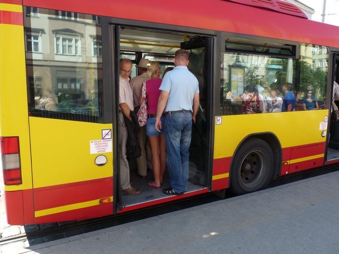 Zamiast na ulicy Bałtyckiej autobusy będą zatrzymywać się w rejonie Bezpiecznej