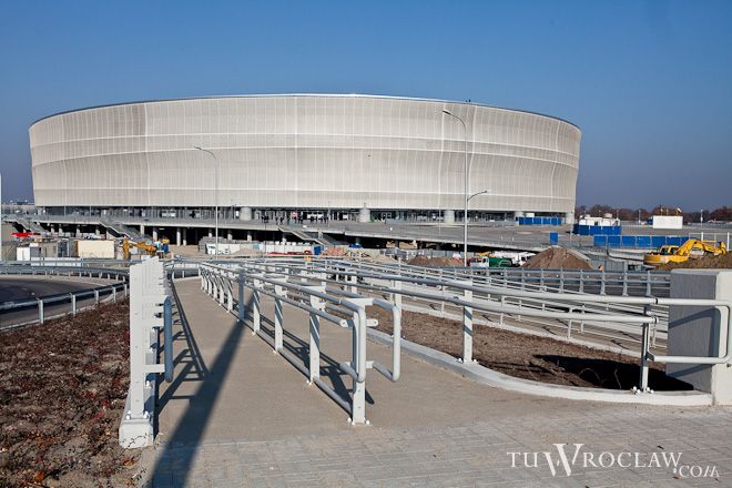 Wrocławski studentki pytają wrocławian o atrakcje na Stadionie Miejskim