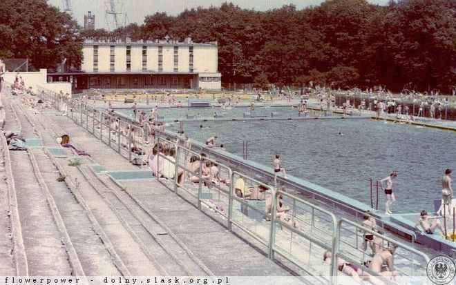 Basen Olimpijski w 1979 roku - jeszcze czynny. Zdjęcie z archiwum Andrzeja Januszkiewicza. 