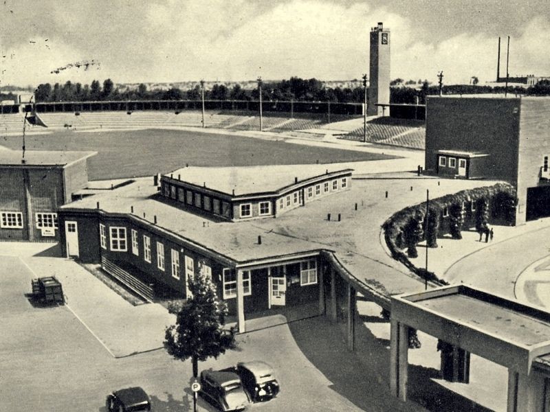 Widok na pergolę, stadion i wieżę - II połowa lat 30.