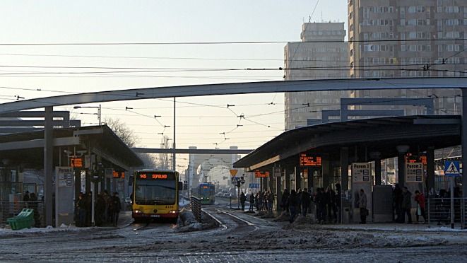 Autobus komunikacji miejskiej potrącił pieszego na placu Grunwaldzkim, archiwum