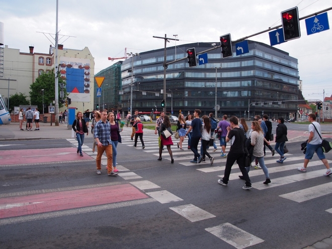 - Życie pieszego we Wrocławiu nie jest łatwe - podkreśla społeczna rzecznik pieszych
