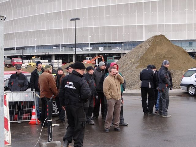 Robotnicy, którzy pracują na stadionie domagają się zaległych pieniędzy, Krzysztof Wilma