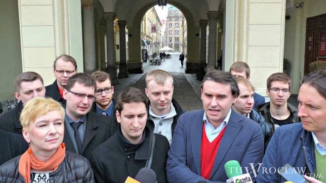 Pomysłodawcy referendum proponują, by do ich inicjatywy przyłączył się Rafał Dutkiewicz