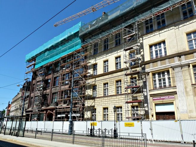 Trwa remont kamienic na rogu Świdnickiej i placu Teatralnego