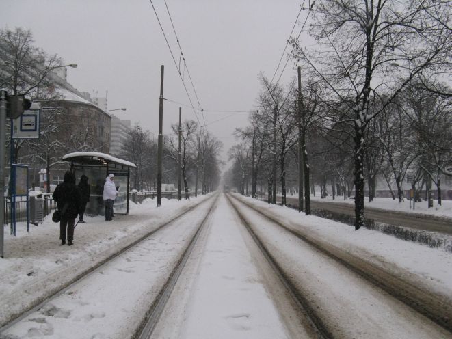 Spadło kilka centymetrów śniegu a cały Wrocław został sparaliżowany, archiwum