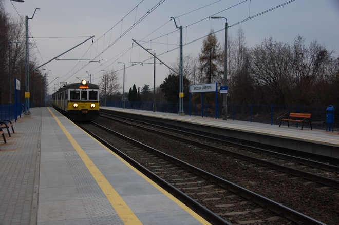 Pociągi już zatrzymują się na nowym przystanku kolejowym we Wrocławiu, który kosztował ponad 3 mln złotych, PKP PLK