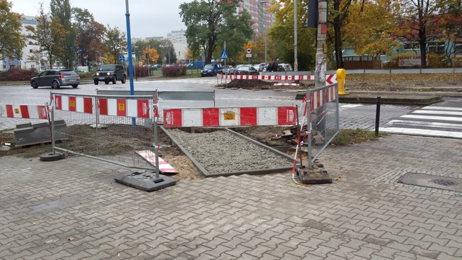 Trwa przebudowa ulicy Kamiennej na odcinku od ul. Borowskiej do ul. Hubskiej w celu wyznaczenia pasów rowerowych po obu stronach jezdni