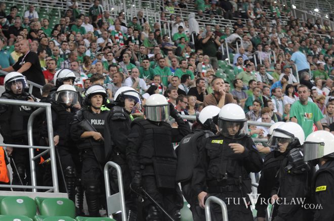Policja na trybunach jednego z meczów podwyższonego ryzyka na Stadionie Miejskim