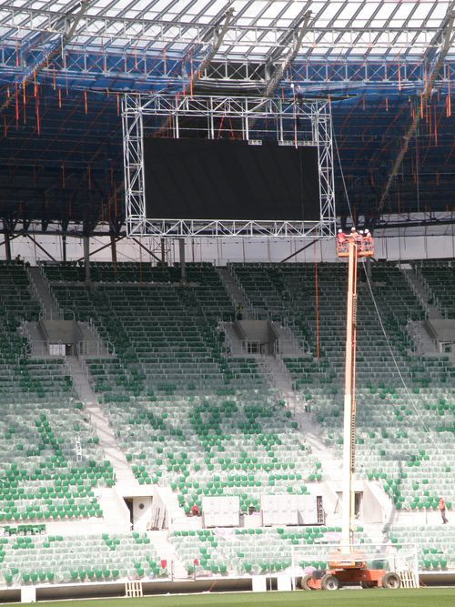 Chcieli grać na nowym stadionie 15 sierpnia w lidze, ale 18 w pucharach już nie, wroclaw2012