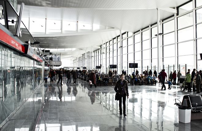 Na nowym terminalu na turystów będzie czekał punkt informacyjny, Dominik Chrzan